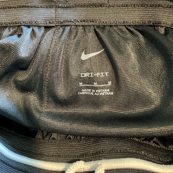 Bundle of 3 Nike Fly shorts - Picture 2 of 6